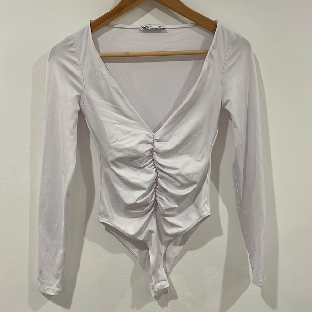 Zara White Bodysuit with Long Sleeves and Stylish Design size small - Picture 3 of 6
